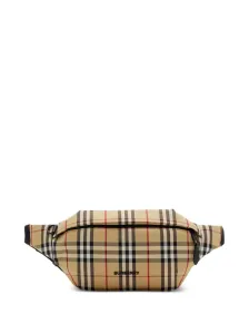 BURBERRY - Sonny Pouch